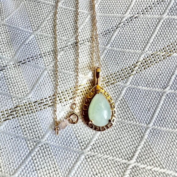 Green Jade Pendant Necklace 10K Gold Pendant, 14K Gold Chain - Picture 13 of 16